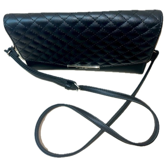Nine West Black Quilted Faux
Leather Crossbody Purse - Picture 5 of 13